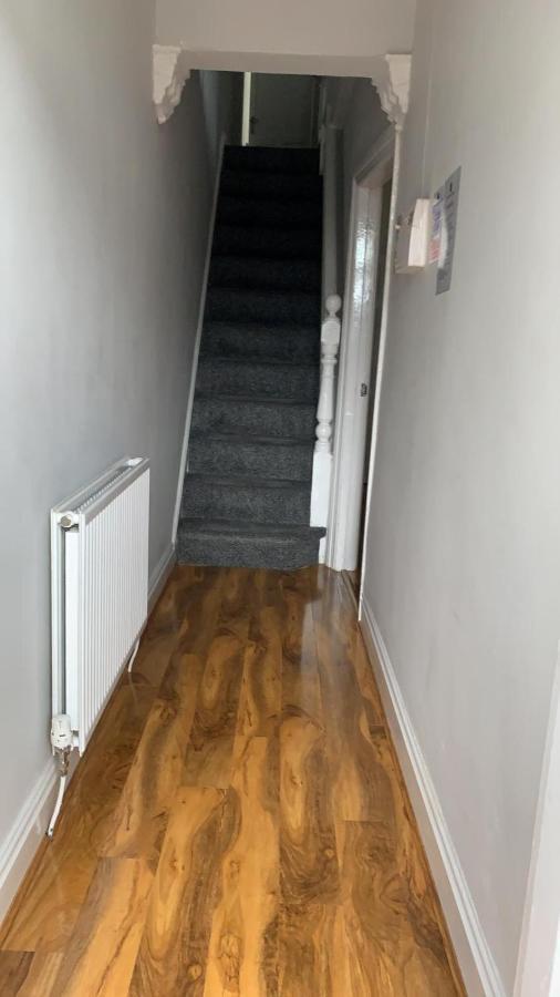 Anfield House 2 Bedroom 2 Mins From Anfield Stadium Sleeps 7 *